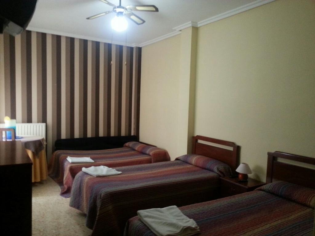 Pension Cinco Villas Logroño Pokoj fotografie