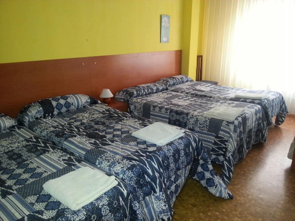 Pension Cinco Villas Logroño Pokoj fotografie