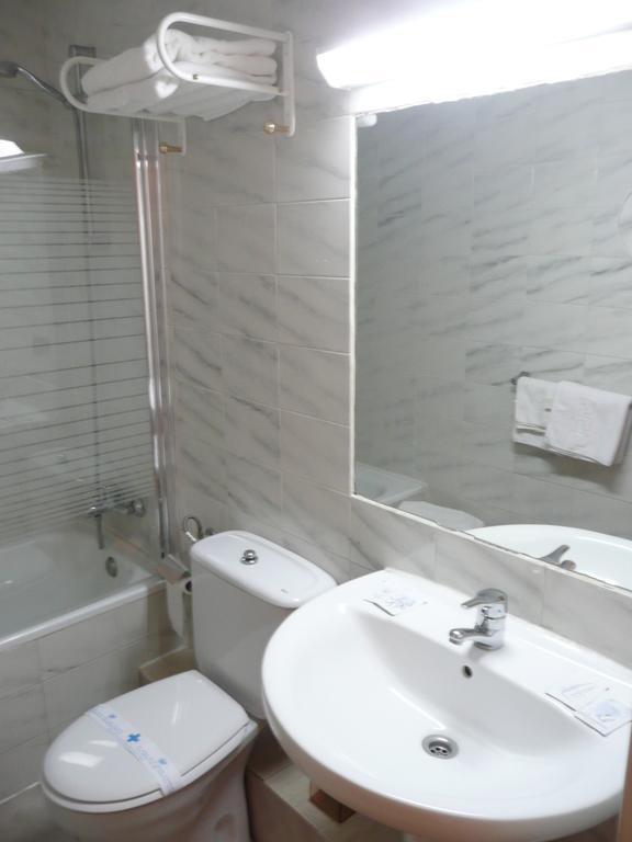 Pension Cinco Villas Logroño Pokoj fotografie